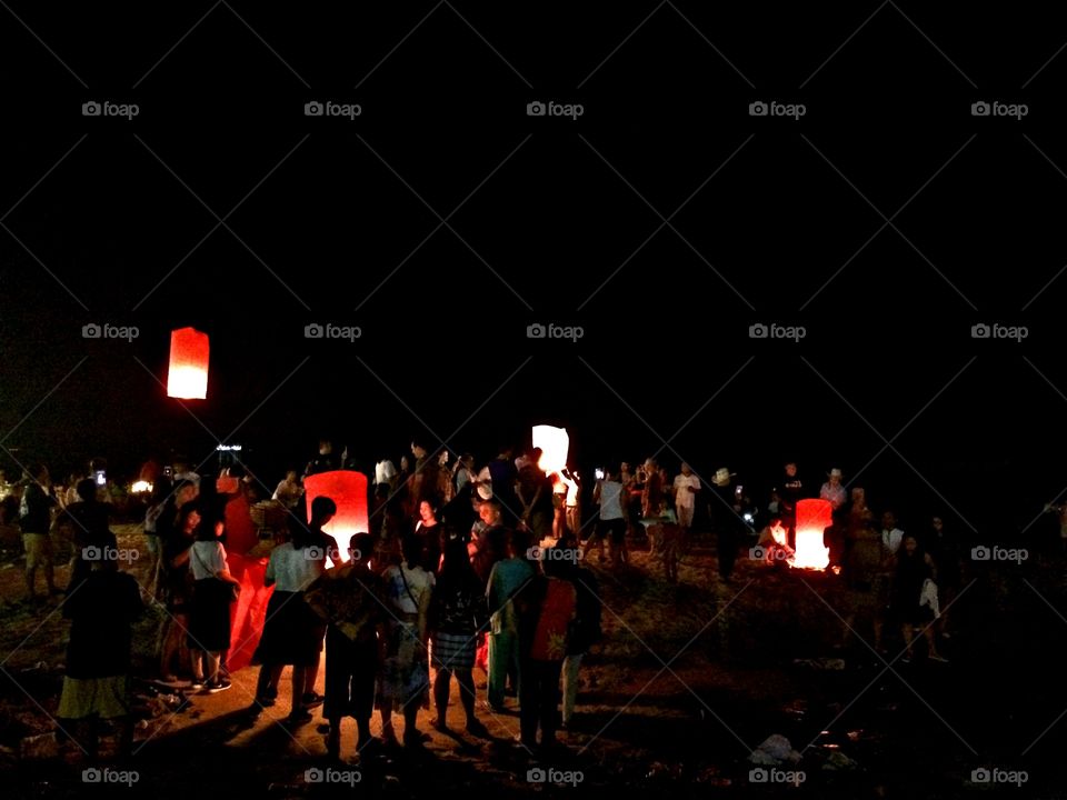 Love with no excuses and travel with no regrets. 🥰