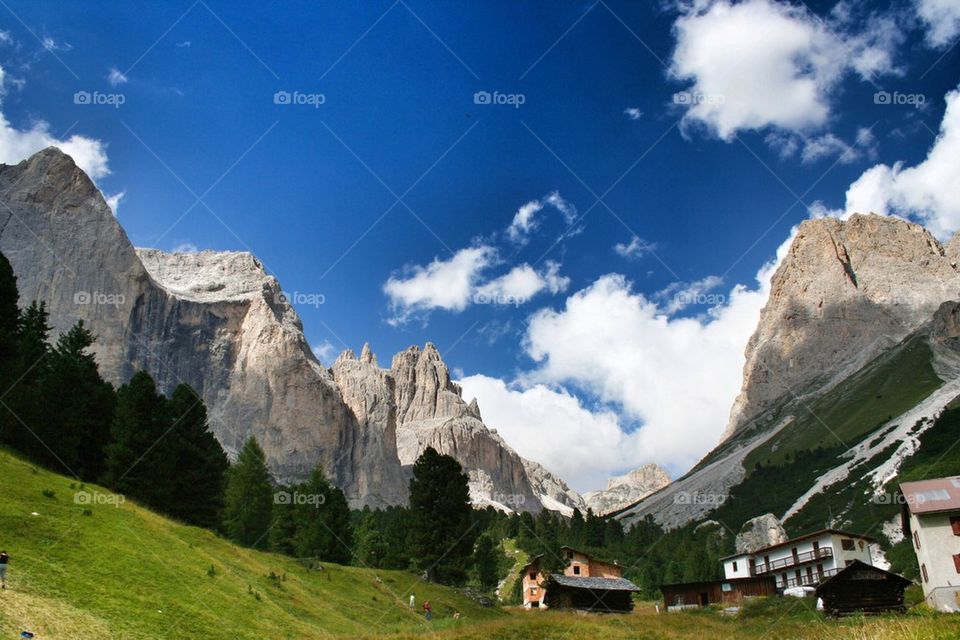 View of Rosengarten with mountains