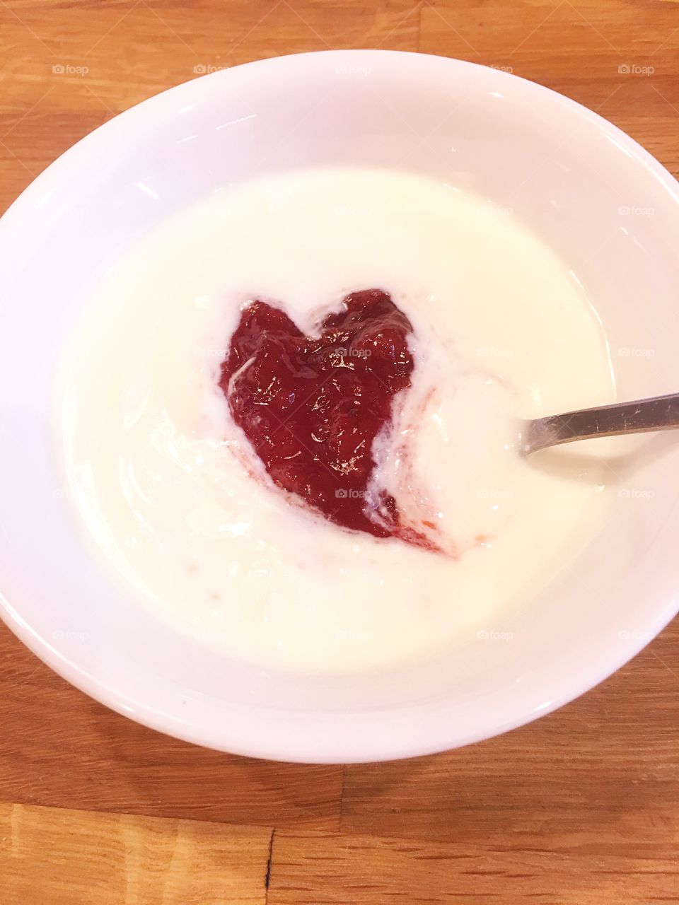 Yogurt and jelly 