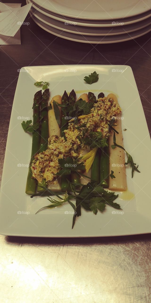 asparagus with grabiche