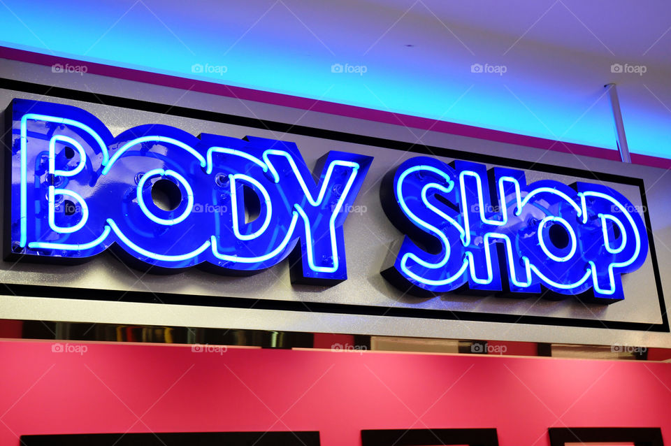 Body shop neon sign.