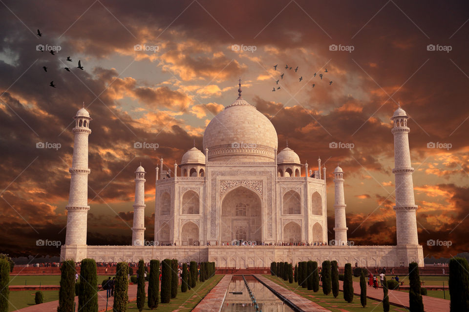The beautiful Taj Mahal architecture - the symbol of love