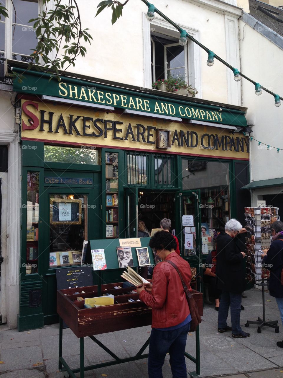 Shakespeare and Company bookstore, the largest English language bookstore in Paris, on the Left Bank. 