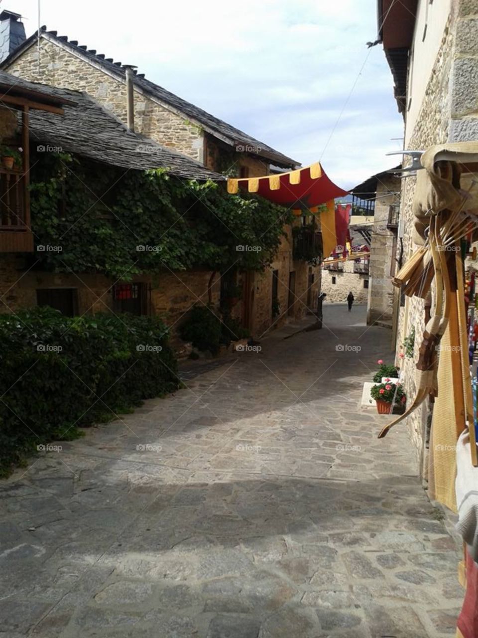 Sanabria's streets during medieval market in Zamora