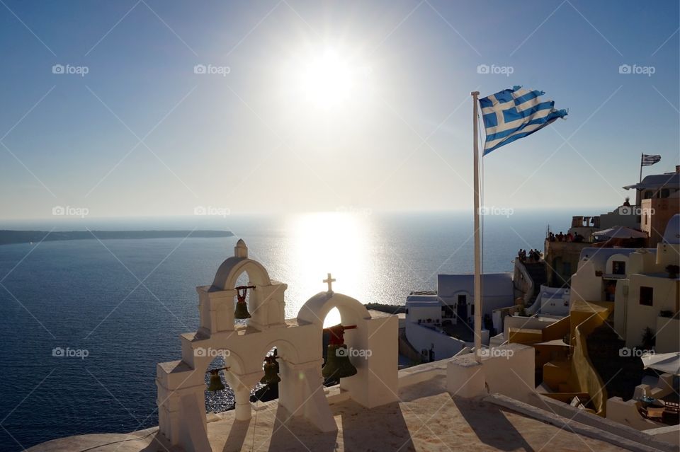 Glaring sun in Oia, Santorini, Greece 