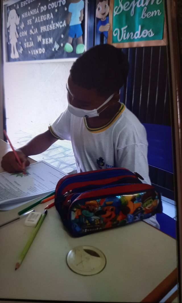 Voltar as aulas, ele gostou muito de poder estudar na escola novamente.