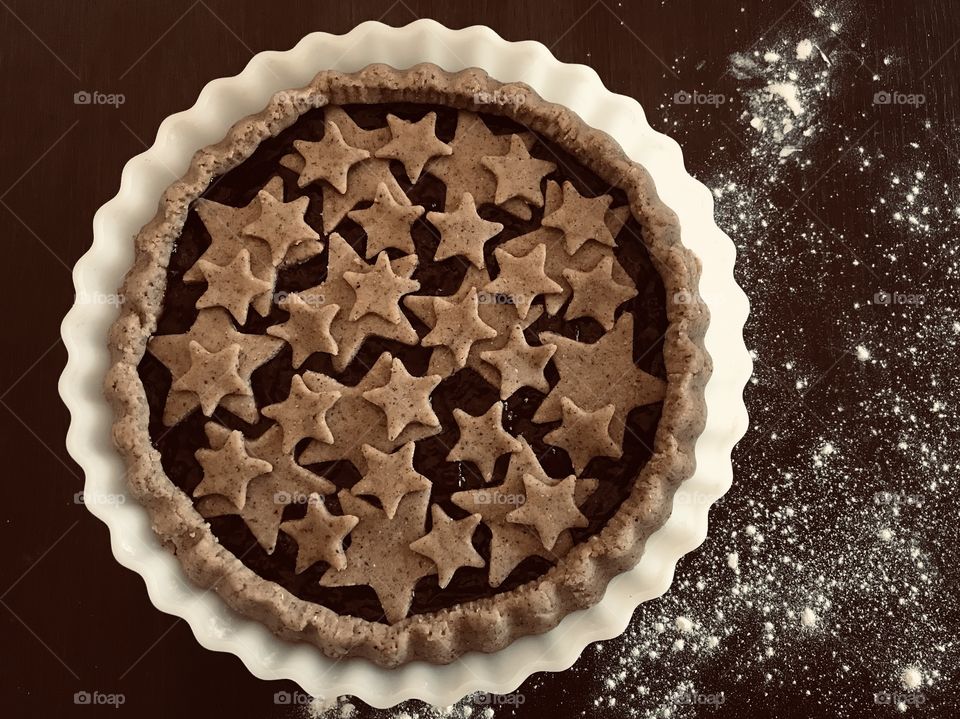 Pie with soft fruit jam 