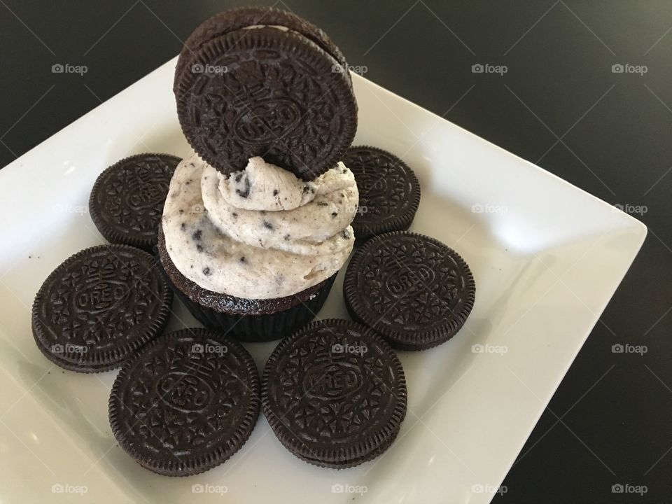 Oreo Cupcakes with Oreo Buttercream Icing