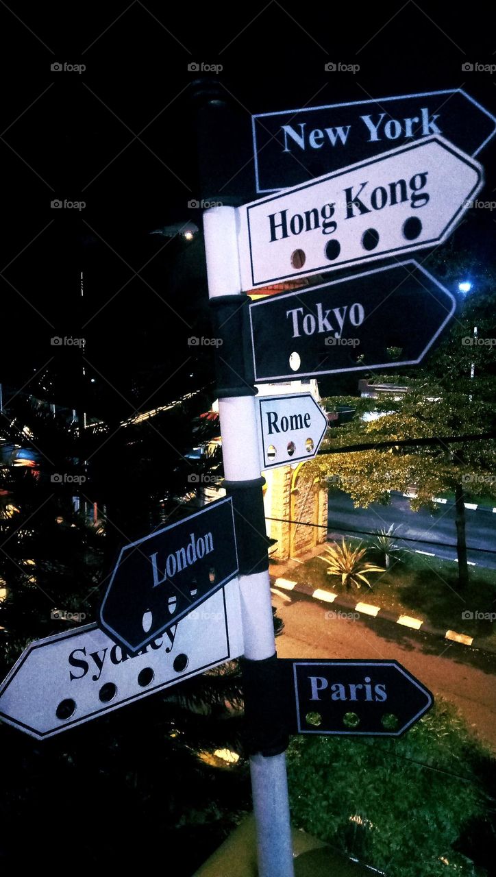 world city signs