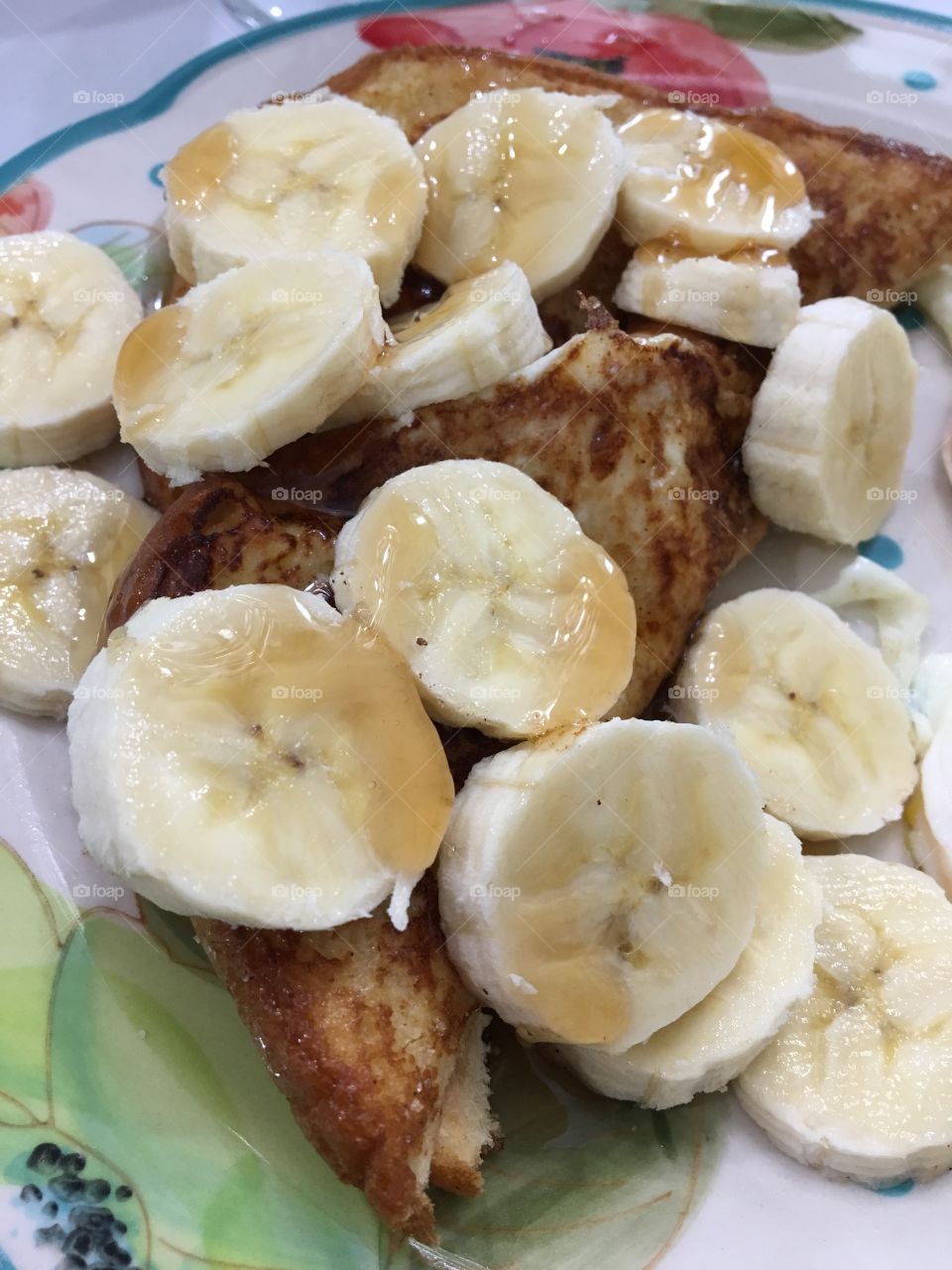 Peanut Butter Stuffed French Toast with Bananas 