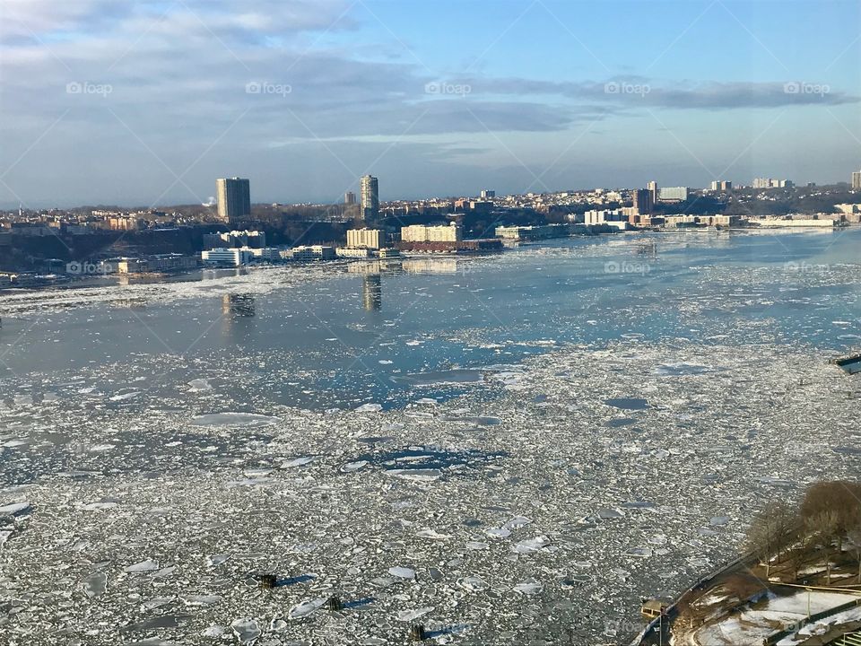 Ice on Hudson River, NYC