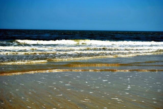 Beach waves