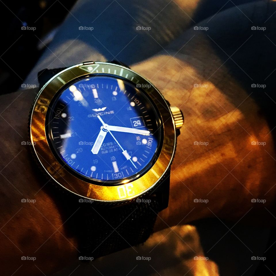 Glycine combat sub “Goldeneye” diver’s watch