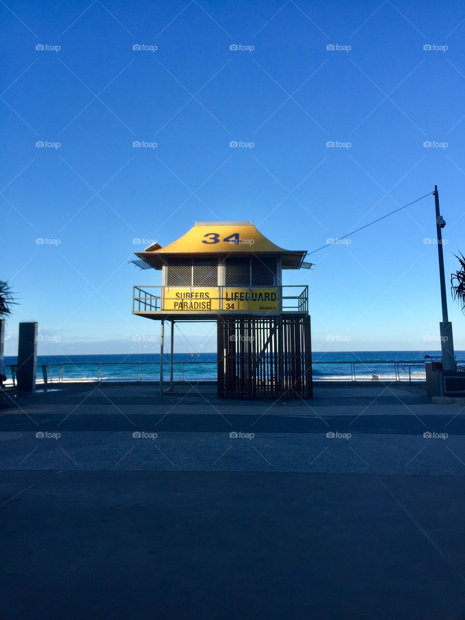 lifeguard’s yellow hut @Gold Coast 