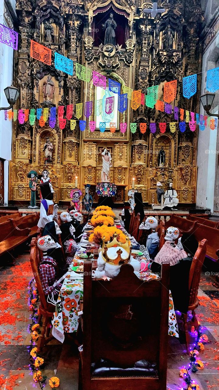 Ofrenda en el Templo de San Miguel el grande en Ciudad de México.
México es Cultura.