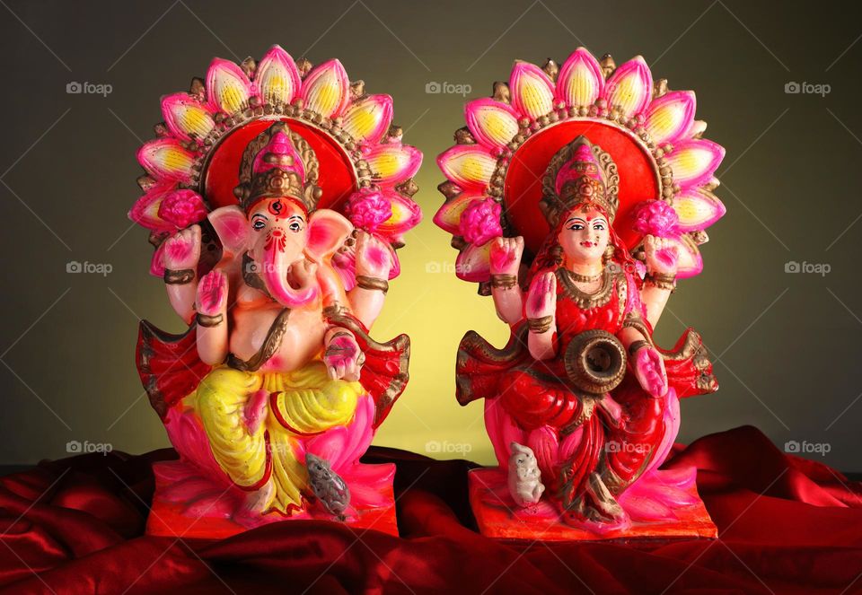 Hindu Lord Ganesha and Goddess Lakshmi Idols