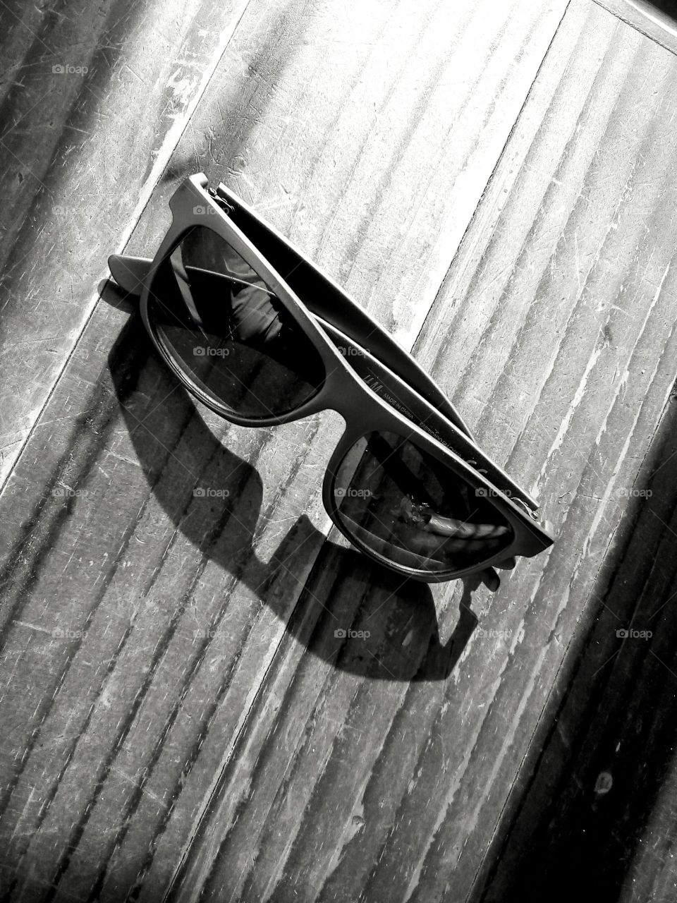 Black & white sunglasses