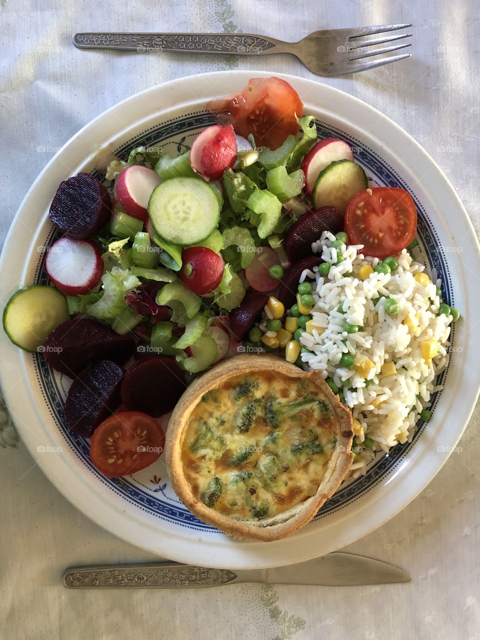 A lovely cheese quiche salad for a gloriously sunny day in Devon, UK
