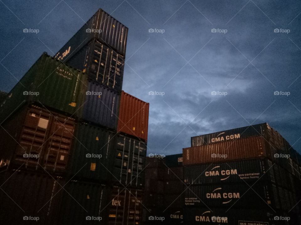 CONTAINER YARD UNDER THE SKY
