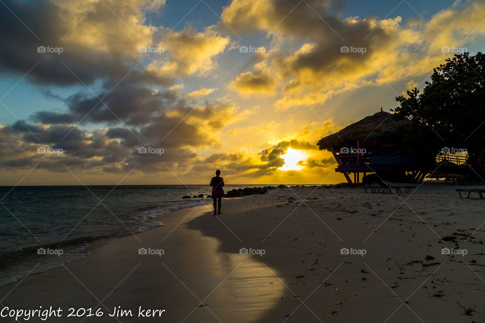 peaceful sunset in Aruba