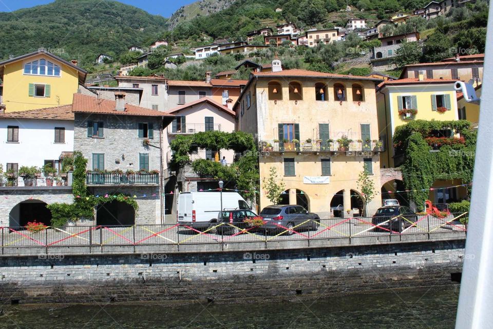 Como lake has many small town in side of the lake and is very nice to see.