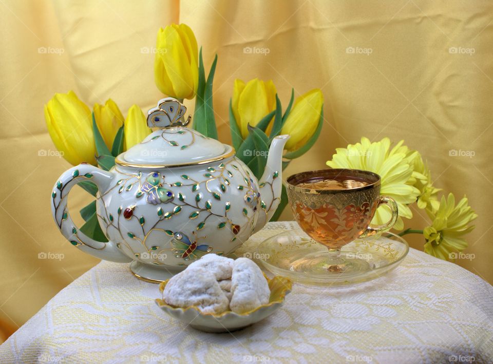 Tea time in yellow with butterfly teapot