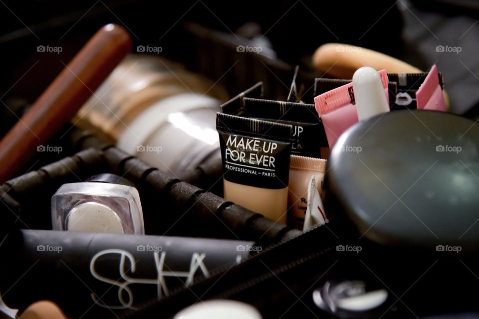 Make-up equipment