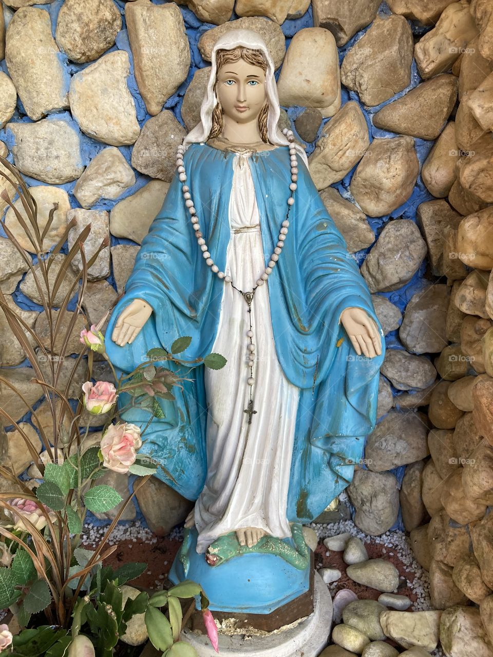 🙏 🇪🇸 Oh Maria, ruega por nosotros que recurrimos a ti.  Amén.  🇧🇷 Ó Maria, Nossa Senhora, rogai por nós que recorremos a vós. Amém. / 🇺🇸 O Mary, pray for us that we turn to you.  Amen. / 🇮🇹 O Madonna, prega per noi che ci rivolgiamo a te. Amen. 