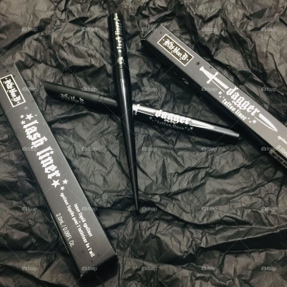 Kat Von D liners