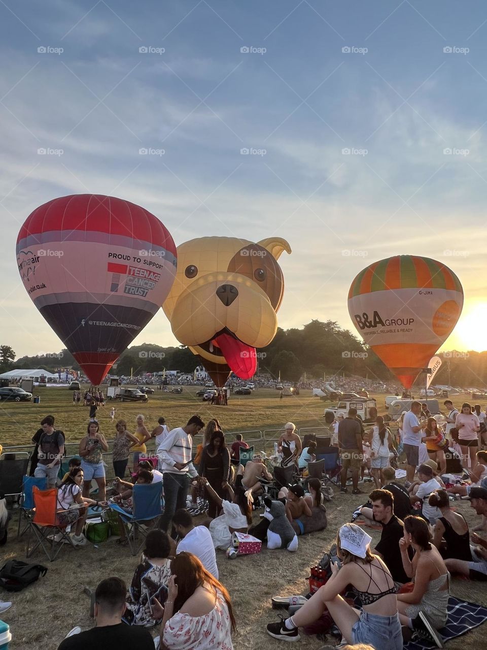  Amazing balloons show and crowd of spectators. Many people.