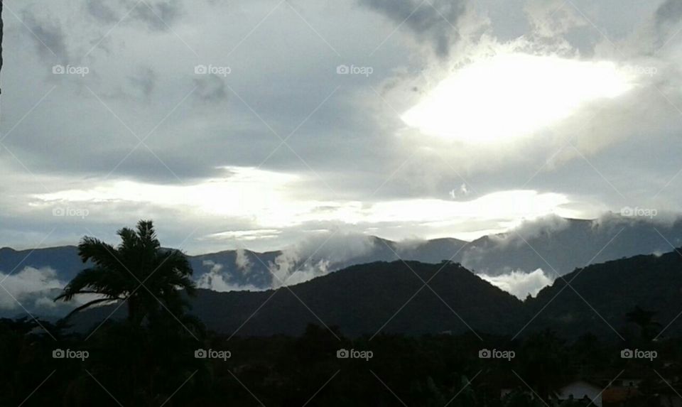 Céu, nuvens, montanhas...