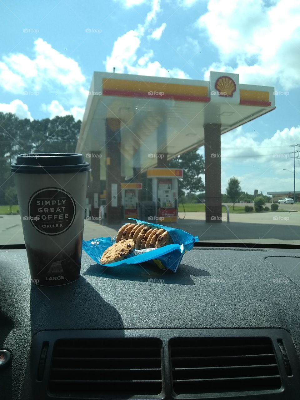 coffee and cookies for the road. <3
Shell, 35 Goodman Rd W, Southaven, MS 38671