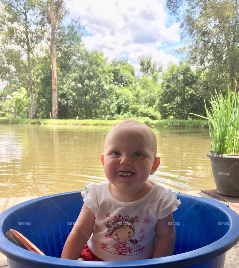 Remembering happy moments: a very pleasant summer, refreshing in the lake, smiling at Nature and enjoying life! (My daughter Maria Estela). @rafaelporcari @foap #foap #FoapAug18