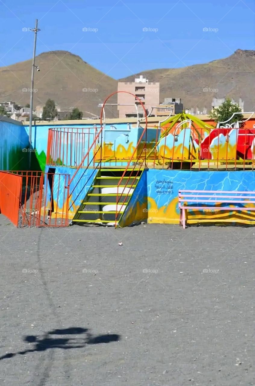 A very beautiful picture, and there is no better picture than it. There is no better picture of green herbs and colorful, red and white roses than it. Glory be to God, the natural and picturesque view, and there is no more