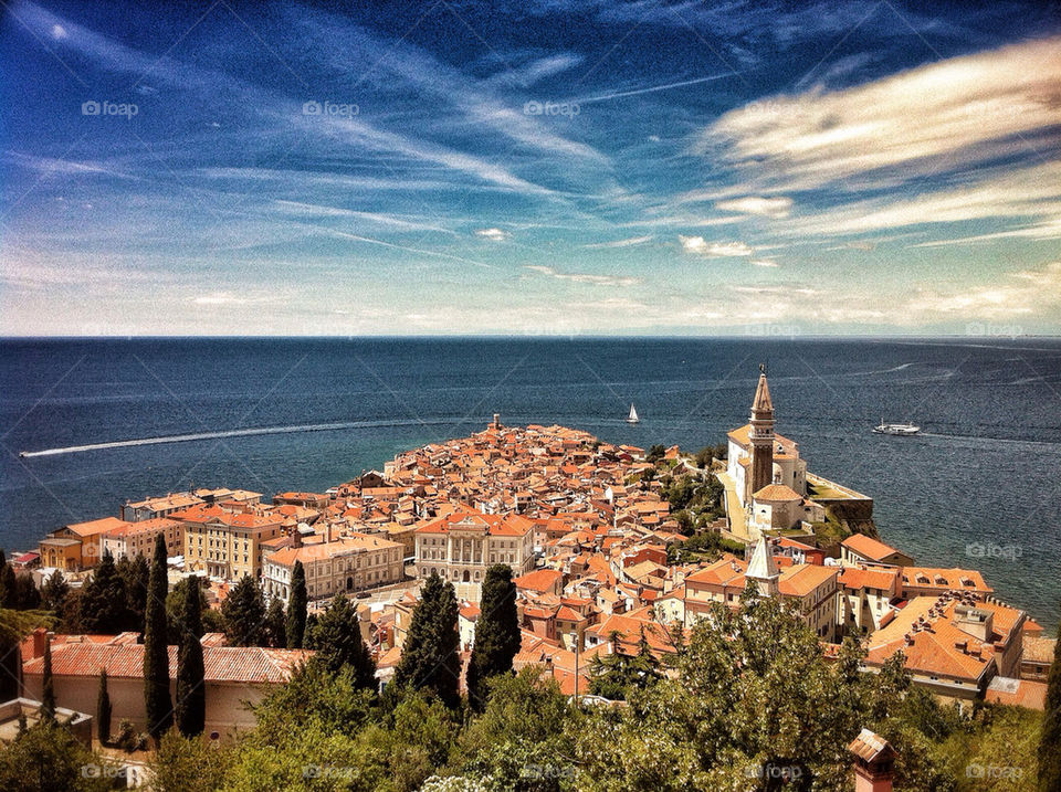 sky city square house by munda.net