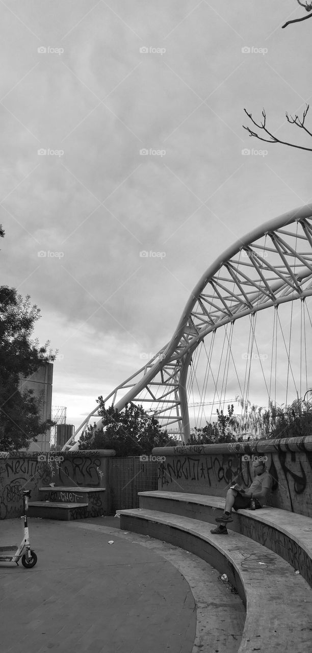 Reading a book in Garbatella