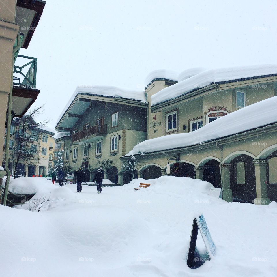 Snowing at sunpeaks ski resort! 