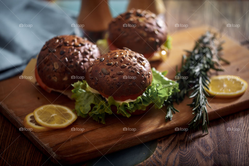 Classic burger with grain bread 