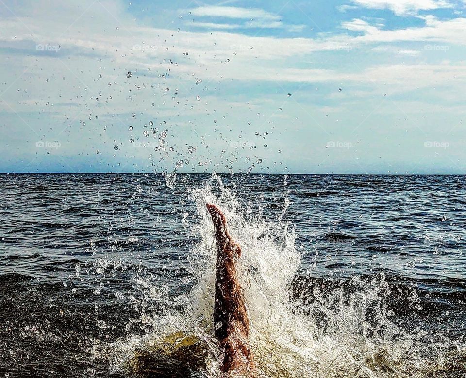 Fun in the water💦Cool🤍💙 Splash 💦Summer mood💙🤍