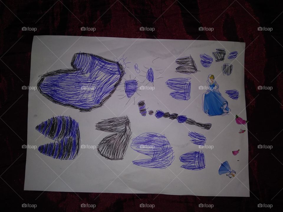 desenho de Uma crianca de 4 anos