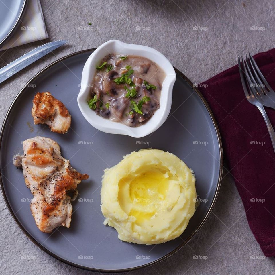 On a scale of 1 to 10 how hungry are you after coming across this homie? 🤣🤣🤣