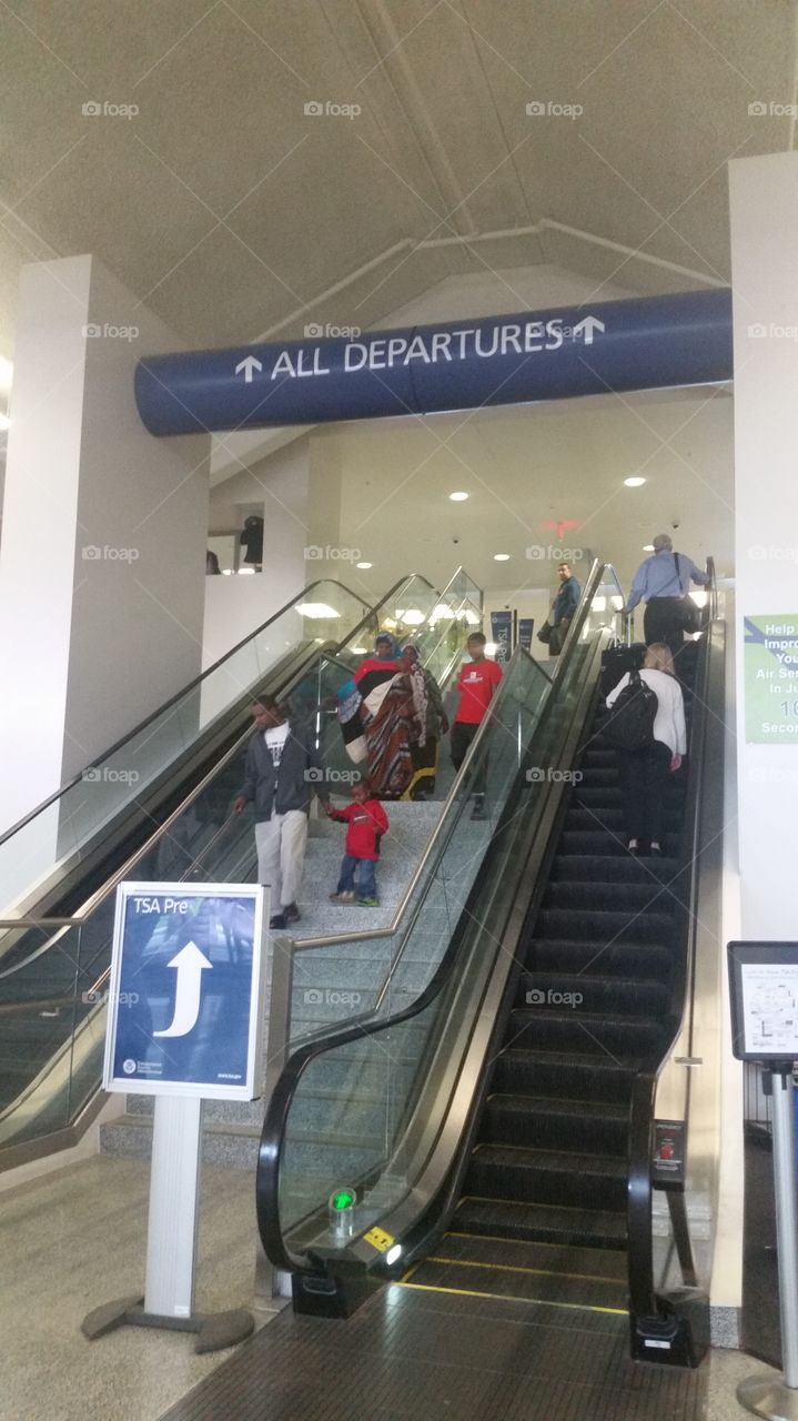 escalator Syracuse Airport