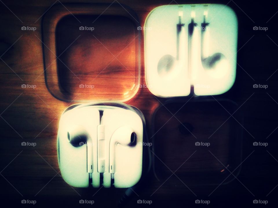 beautiful headsheat box on the desk