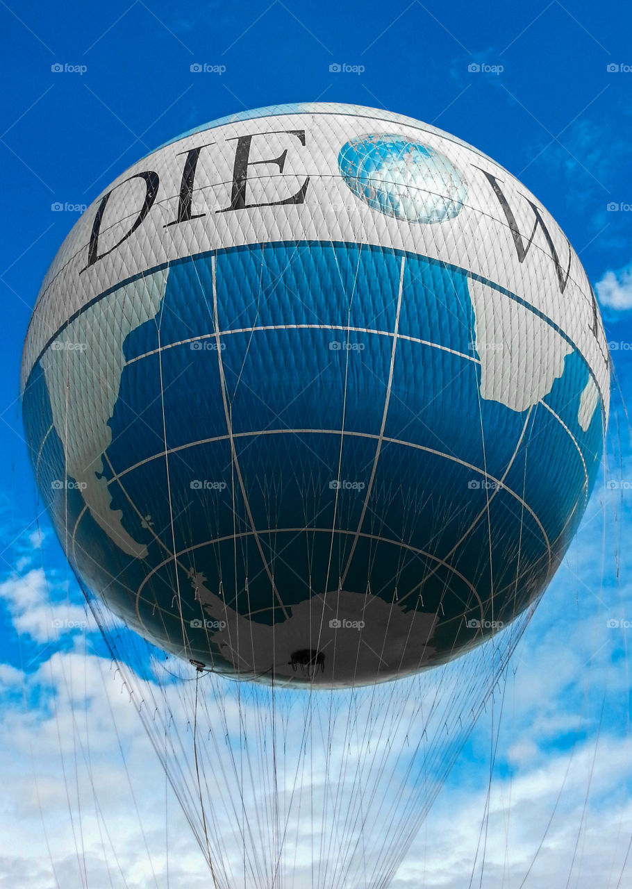 Weltballon in Berlin