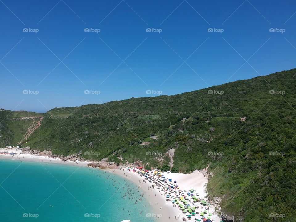 Paisagem aérea de Arraial do Cabo, no Rio de Janeiro, Brasil. Com um mar azul muito lindo!!