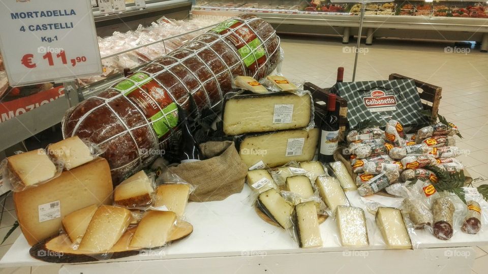 formaggi e mortadella