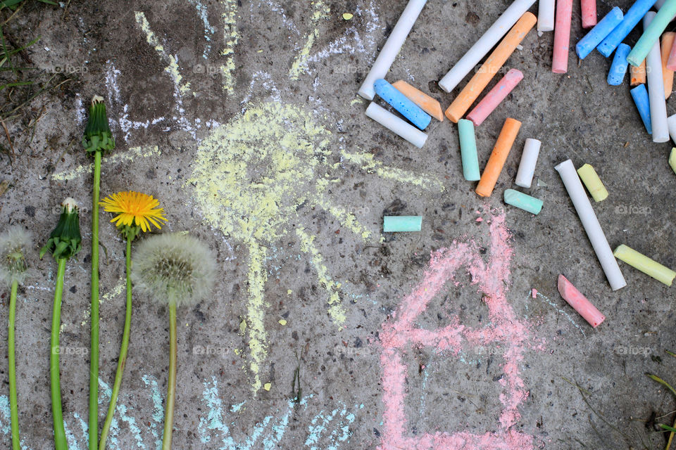 Chalk, crayons, colored crayons, drawing crayons, drawing, drawing on asphalt, children's drawing, drawing on the asphalt, drawing on the road, painted house, painted sun, dandelions, landscape, summer, grass, sun, heat