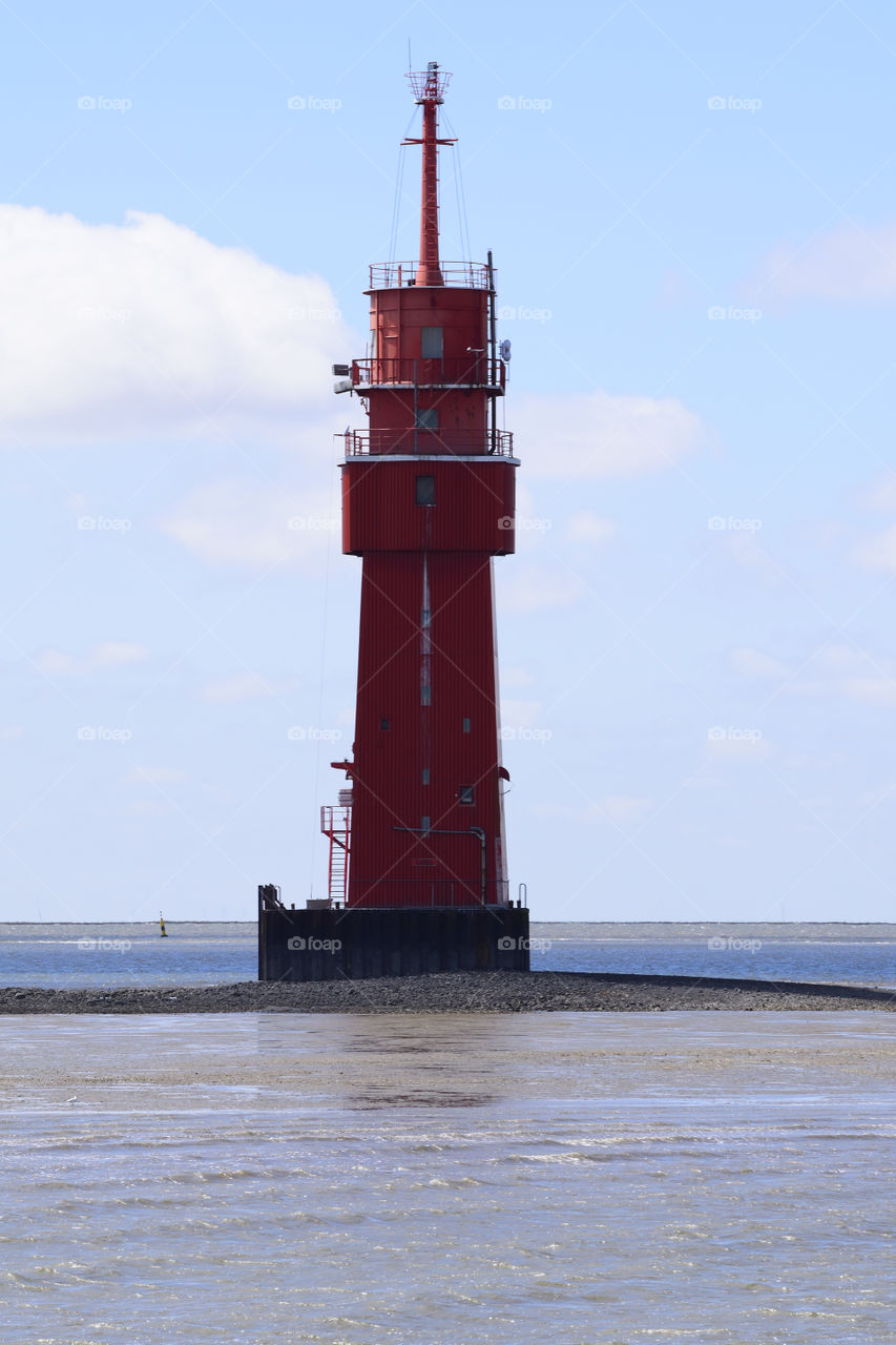 Der rote Leuchtturm in der Nordsee