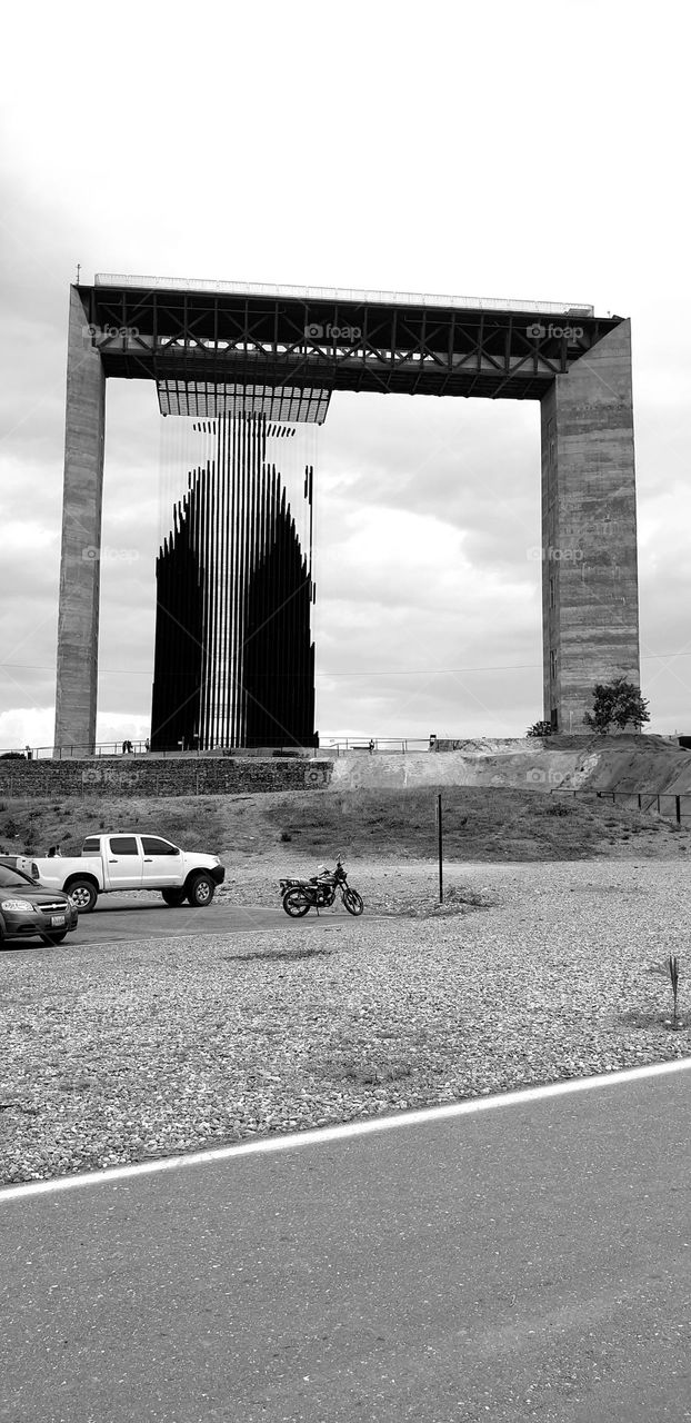 structure, Manto de Maria, Divina pastora, building Cement frame with several floors where you can see the landscape and the structure of the image of metal tubes where you can see the Virgin, the cane and the divine child