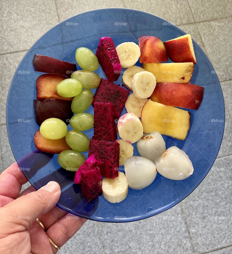 🇺🇸 Today we have plum, grape, pitaya, banana, nectarine and lychee.
Eat fruit! They are tasty and healthy.🇧🇷 Hoje temos ameixa, uva, pitaya, banana, nectarina e lichia.
Coma frutas! São saborosas e saudáveis.